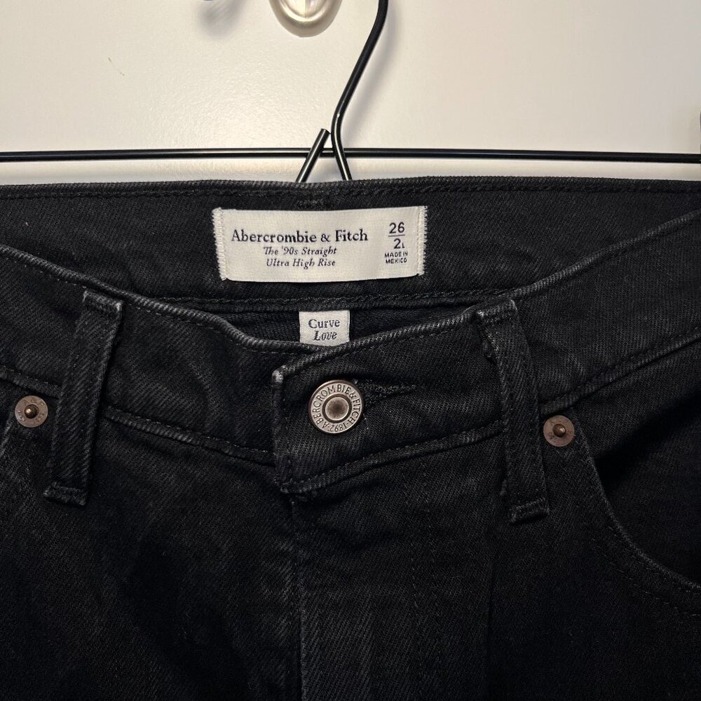 Abercrombie 90s Straight Ultra High Rise Jean